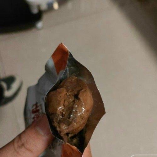 网购平台上的“法式鹅肝”零食居然才不到1块钱一袋，不少人图便宜下单后，却发现味道