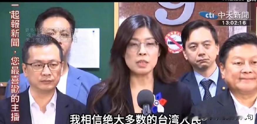说真的，罗智强这气量是真有点小。昨天郑丽文去“立法院”看大伙儿，傅崐萁还特
