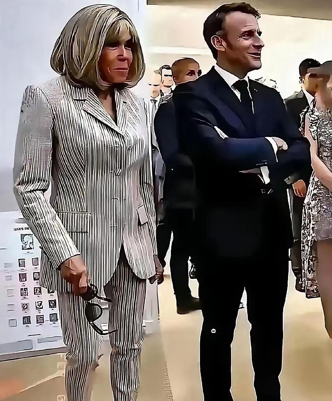 我问老公，马克龙的妻子都72岁了，他为啥不找个22岁年轻漂亮的姑娘呢？老公就白了