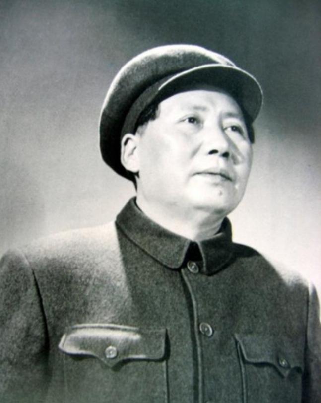 1975年，已经82岁高龄的毛主席突然问身边的人：“功德林里，还有国民党战犯吗？