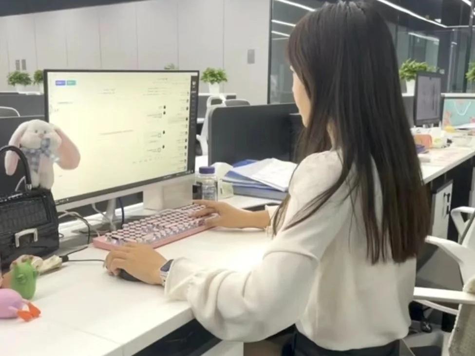 “多干多错，少干少错，不干不错。”工作久了，你会慢慢发现身边总有人天天加班，