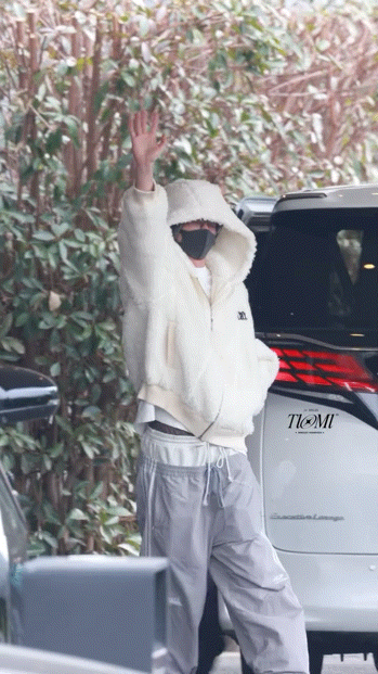 孩子自以为有障眼法很安全所以大方地不小心露出了他的海贼王联名苦茶子​​​