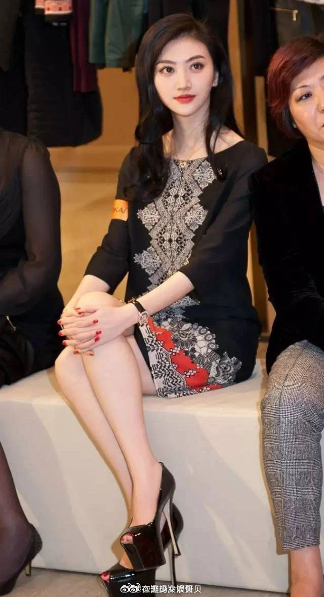 以前好流行这样的高跟鞋