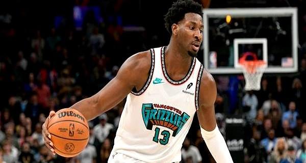 ESPN记者蒂姆·麦克马洪直接在播客里抛出了个重磅问题。灰熊这是真要推倒重来