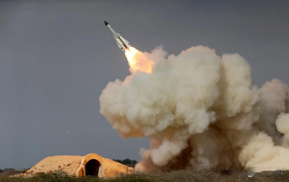 不离不“舍”！乌克兰第七次攻袭俄罗斯萨拉托夫炼油厂来源:十三月见11月3