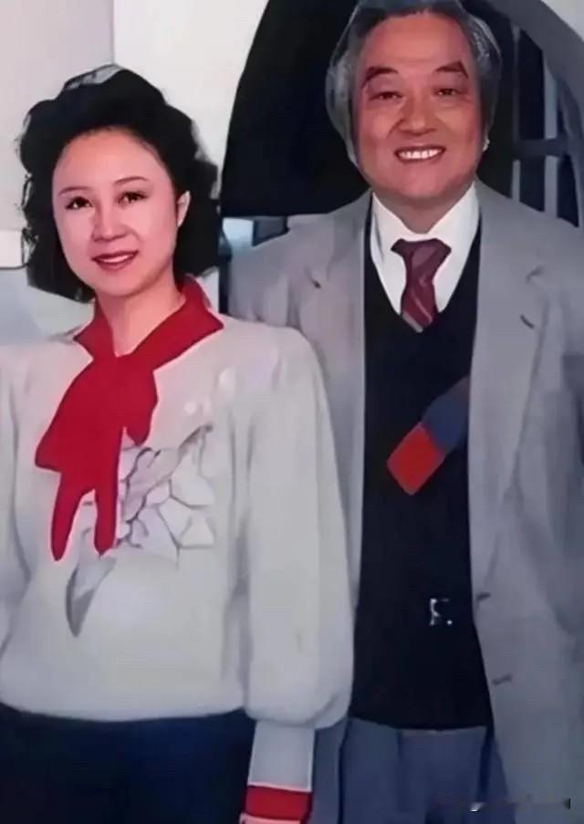 2007年的情人节，平鑫涛白天手捧鲜艳的玫瑰花，向琼瑶浪漫表白，说琼瑶是他此生的