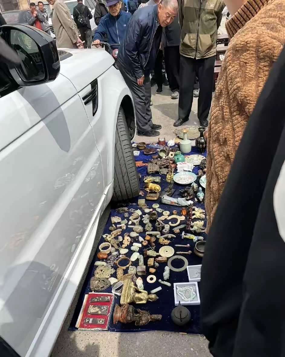求摊主此时的心情。求摊主此时的心情。