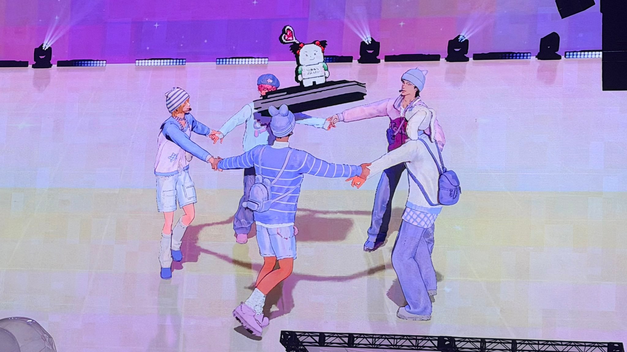 双马尾的我们出现在舞台的各个地方​​​