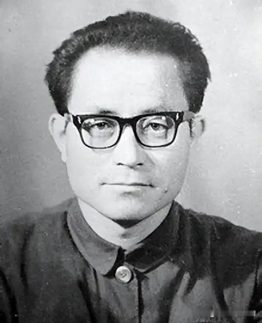 他1927年出生在河北涉县，1943年参加革命、入党。1983年任河北省委书记（