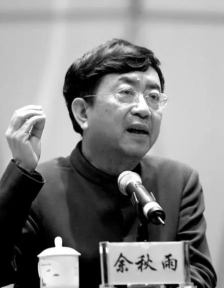 1998年，印度部长曾对余秋雨说：再过二十年，估计中国就能赶上印度了。这句话