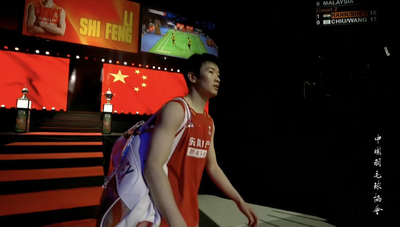 第三盘李诗沣🇨🇳上场[加油]！一切担心好像都是多余的，国羽男团连胜两盘了[