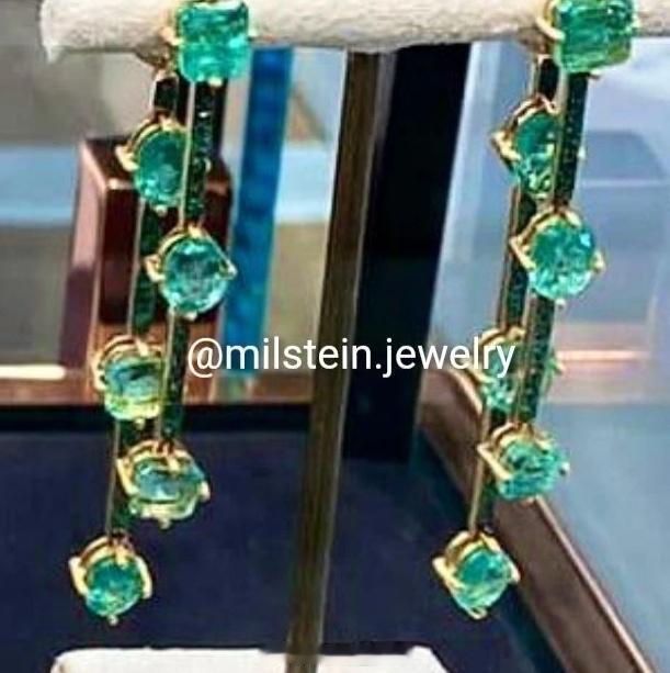 西班牙王后莱蒂齐亚的祖母绿耳环，是本地珠宝品牌tous送她的50岁生日礼物，小莱