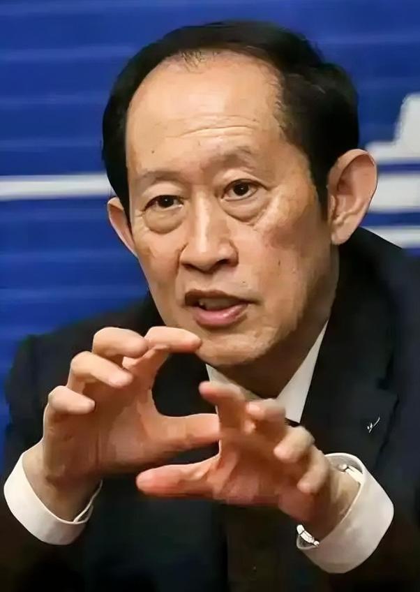 王立群教授说：“当皇帝将50万军马交给大将军时，皇帝是100%信任大将军的；但是