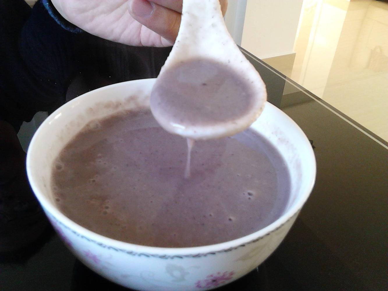 这些辅食不能给宝宝吃的太早, 会诱发各种病发症! 甚至会闹到医院