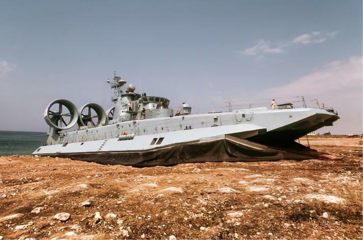 每天认识一件兵器俄罗斯“野牛”级气垫登陆艇“野牛”级气垫登陆艇是苏联于20世纪