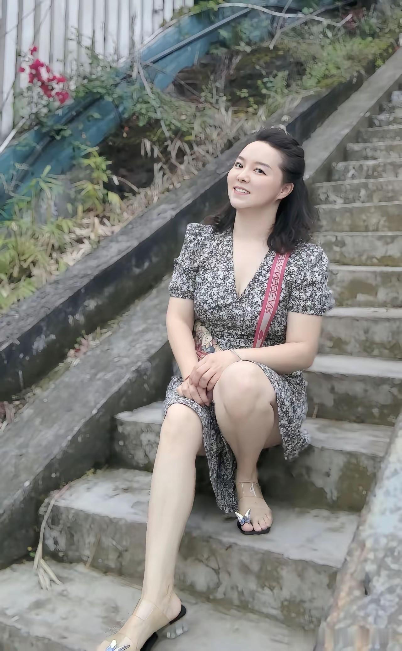 男人找老婆一定要找粗壮大腿的那种女人屁股也要大很结实那种这样的女人不但好
