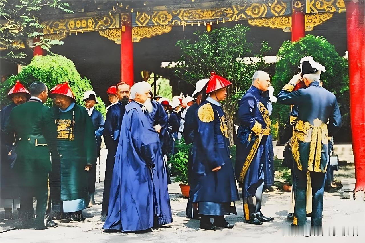 1911年6月22日，彼时，外务部大臣们齐聚英国驻华使馆，庆贺英王加冕。中式古建