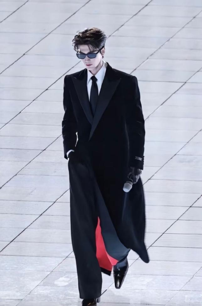 张凌赫新剧即将开机！这次搭档林允出演《归鸾》，张凌赫一番，林允星女郎出身，出道