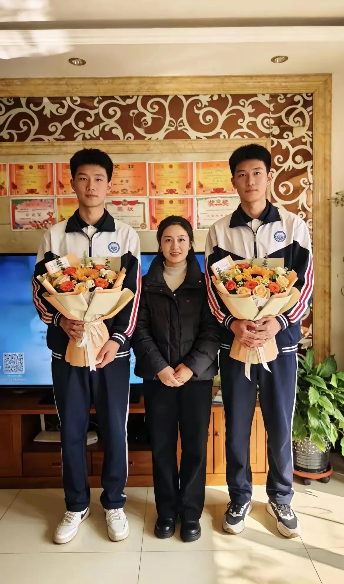 哥哥，你离开已经整整12年了。这12年，我替你把两个孩子拉扯长大，别人的孩子身