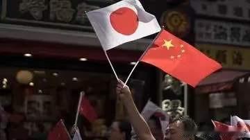 美国的算计是：中日互残，美元回流。日本被中国打残，日本更加依附美国，美国再举全力