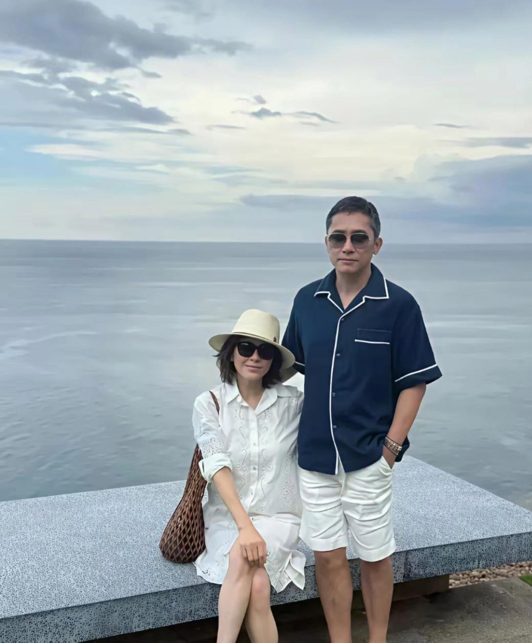 刘嘉玲梁朝伟泰国度假，老夫老妻同框真让人羡慕​