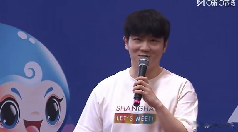 @樊振东现身2026上海乒乓球嘉年华：非常荣幸来到杨浦的主场，上海乒乓球嘉年华
