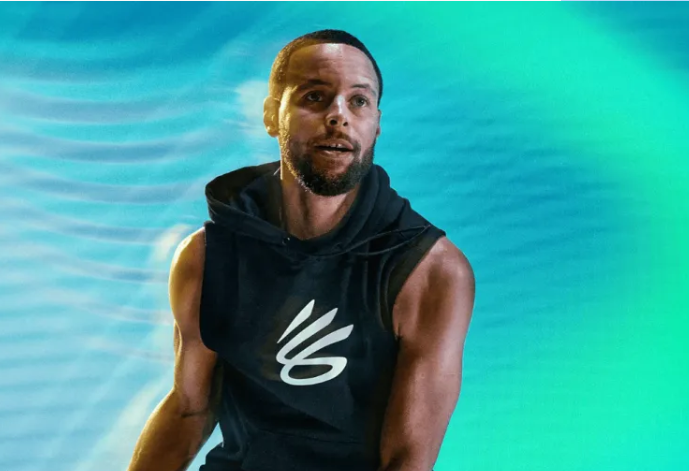 勇士后卫斯蒂芬-库里与安德玛正式分道扬镳，结束了双方长期的合作关系。随后库里对