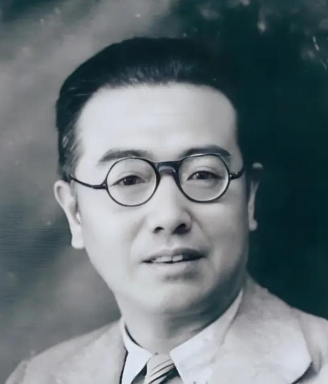 1966年，大庆油田发现者谢家荣吞下一整瓶安眠药，在睡梦中离世，第二天，妻子吴镜