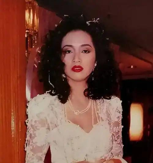 梅艳芳这信托基金，才叫把人心看透了！2003年她走后，遗嘱写得明明白白，母亲每月