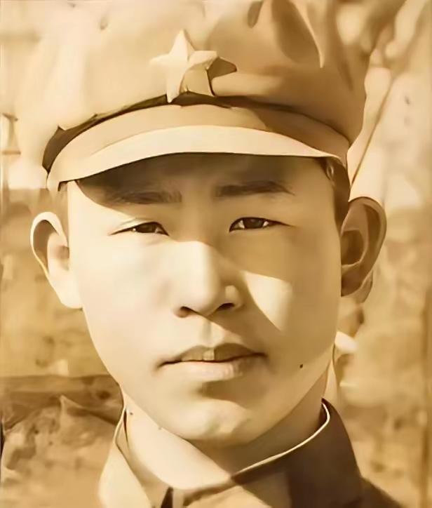 他是老山十年轮战中牺牲的最高级别军官，也是麻栗坡烈士陵园中牺牲职务最高、年龄最大