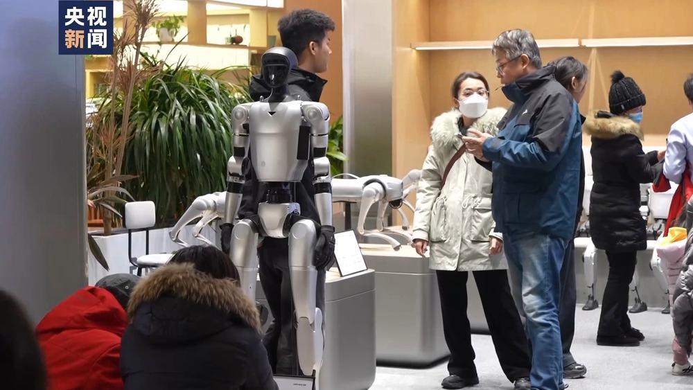 真是一娘生九等！丈母娘一共姐妹两人，丈母娘今年88岁，她妹妹今年77岁。