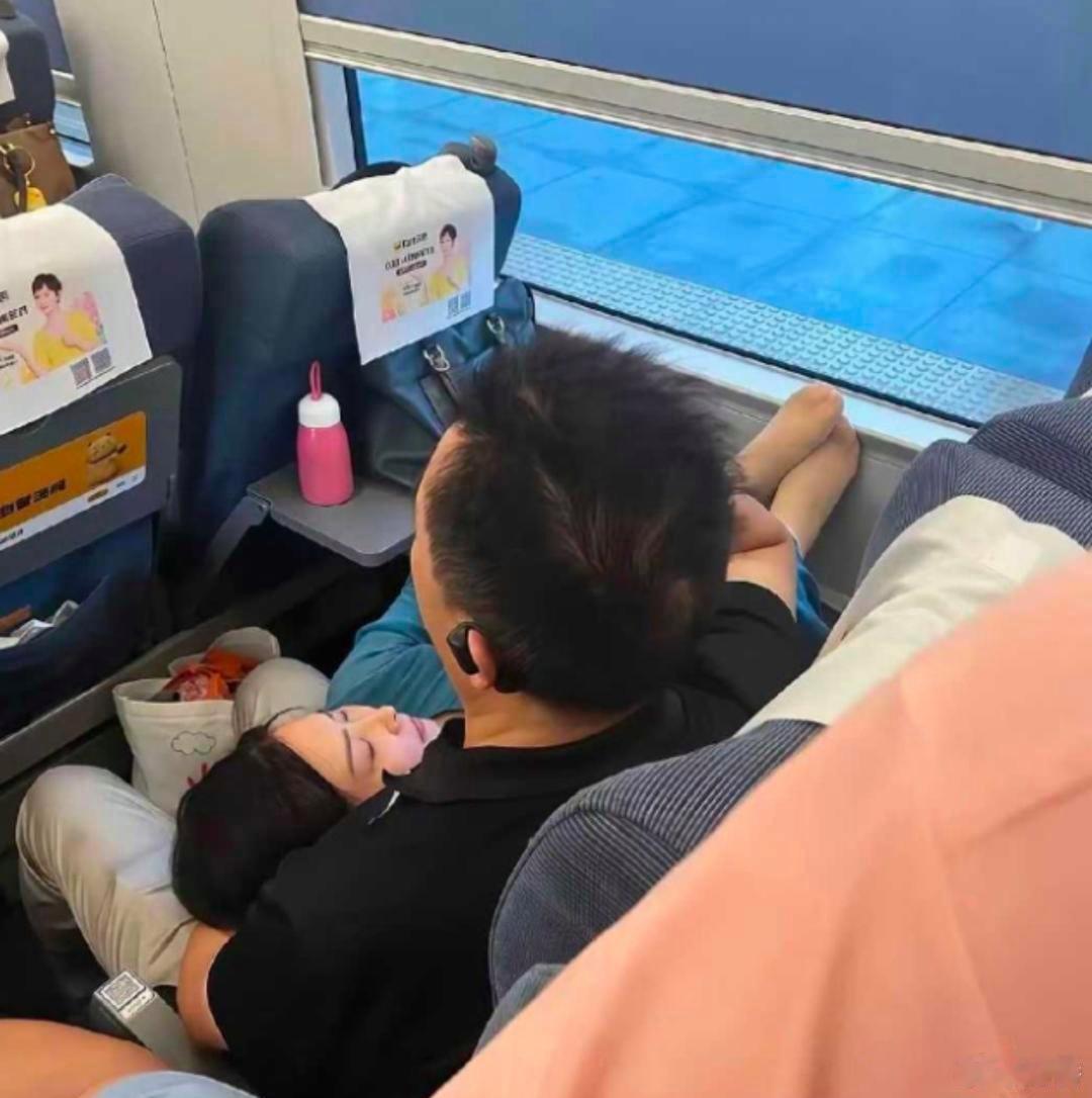 在高铁上遇到这种情况该怎么处理？大家支支招！
