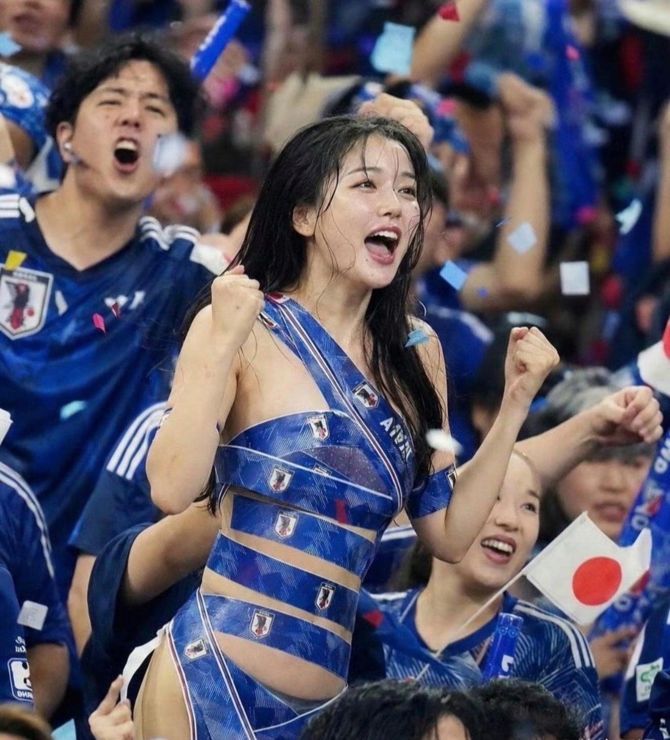 在世界杯中，日本女球迷的服装在外网引起热议，真的有那么不堪吗？​​​