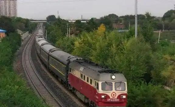 民航百花齐放，为什么中国的火车只能一家垄断？很多人平时出行都会有这样的疑惑：