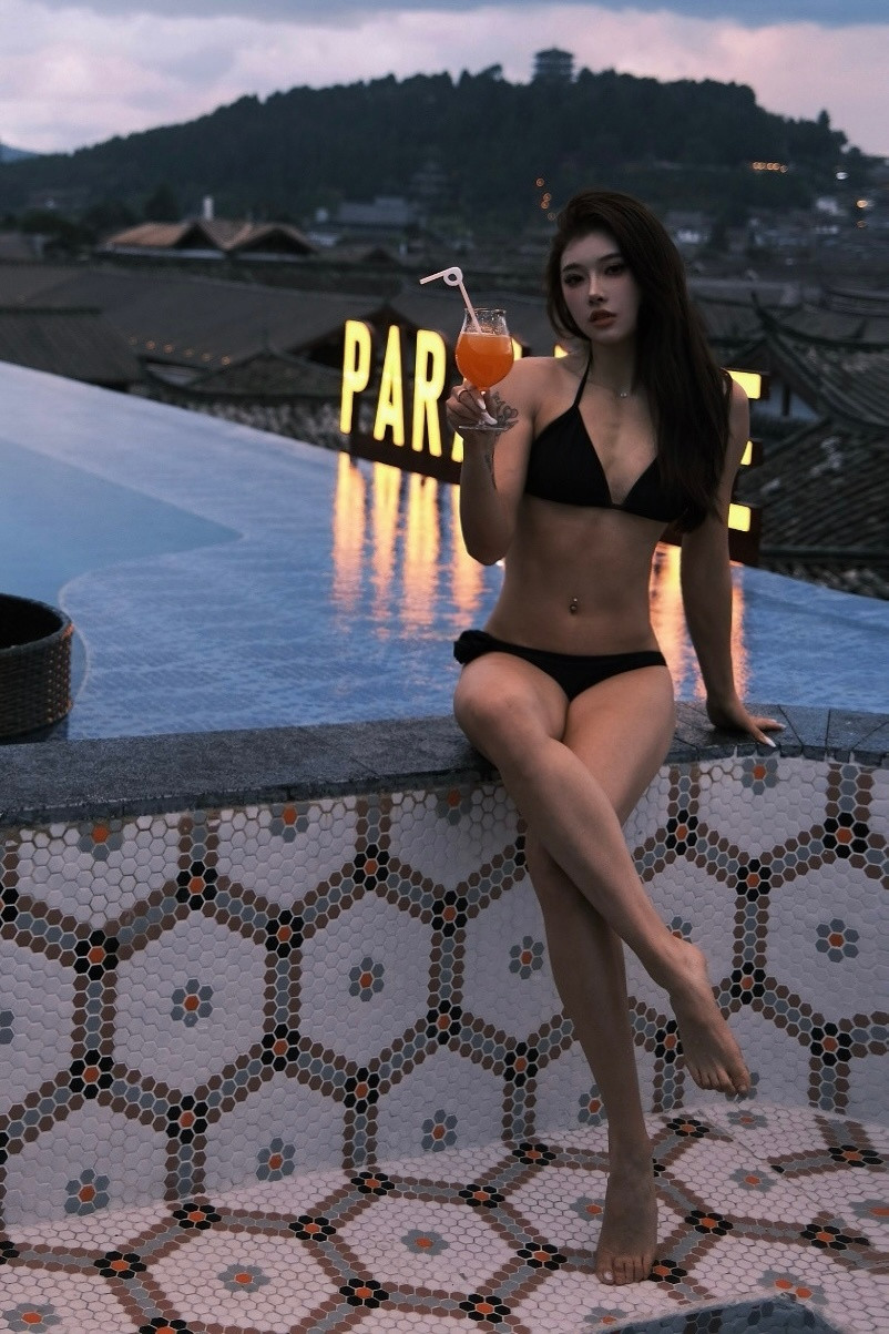 吴艳妮泳装物料​​​