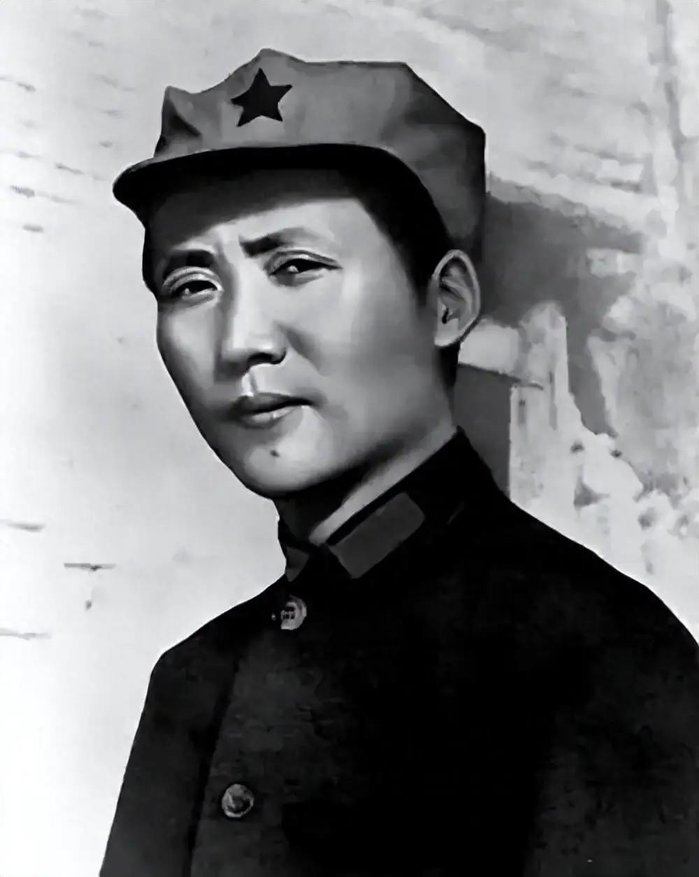 孙中山到底知不知道毛泽东？很多人可能想不到。孙中山确实知道毛泽东，只不过当时只是