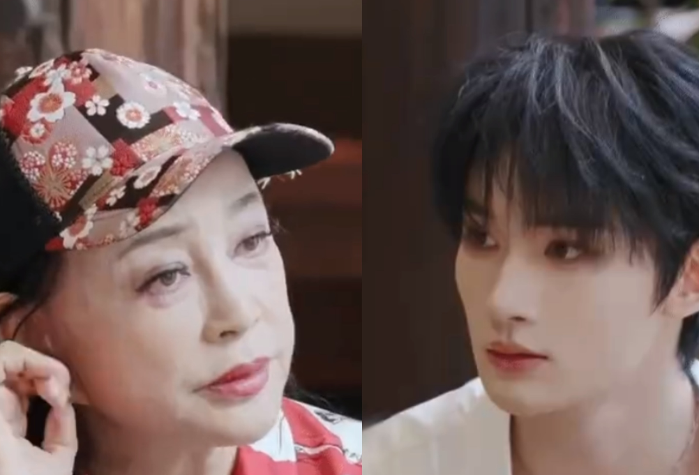 这下完了，全网都知道了，刘晓庆在一路繁花2的节目上，当着刘嘉玲的面直接锐评余