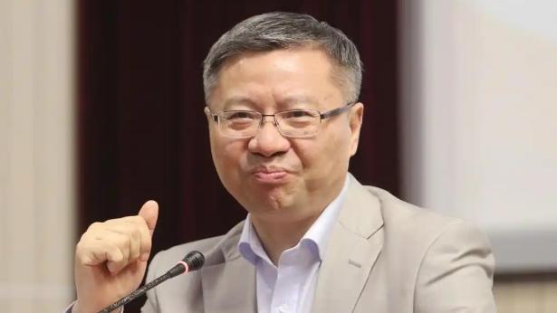 复旦教授张维为一句话，揭开了美国的遮羞布：美国一旦在台海和中国开战，他们将不再是
