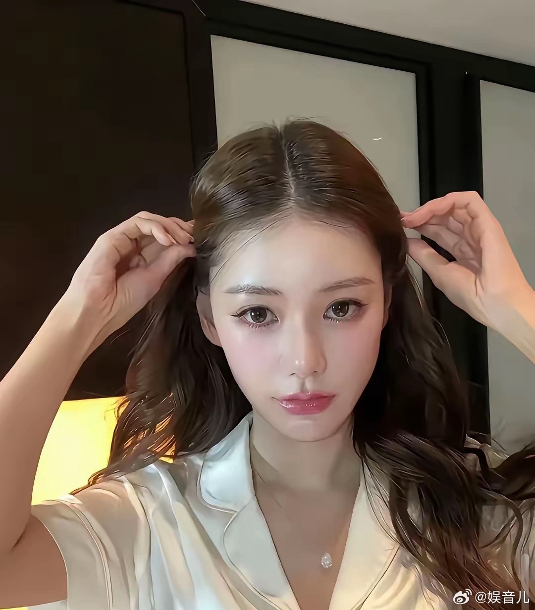 马筱梅家的保姆杨阿姨开直播说，没回去上班是因为马筱梅没有叫她回去。这个说法与马筱