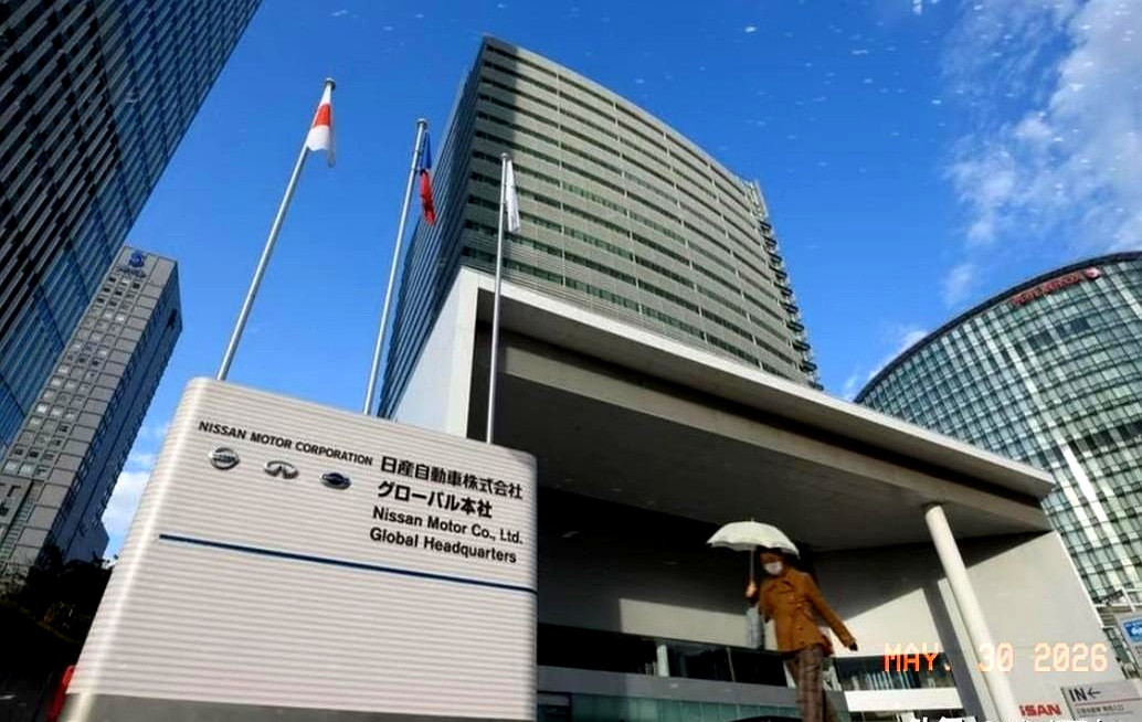 把一场溃败说成是“战略调整”，我都不知道是该佩服他们的嘴硬，还是该感慨时代的残酷