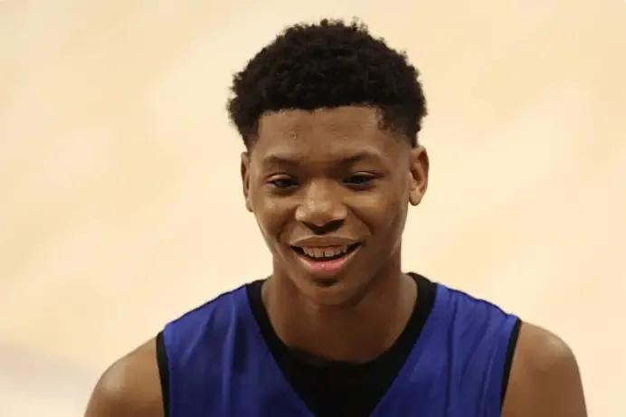 还没进入NBA把人全得罪了，拒绝试训，采访要钱，耍大牌，谎报数据，体测拉胯，这情