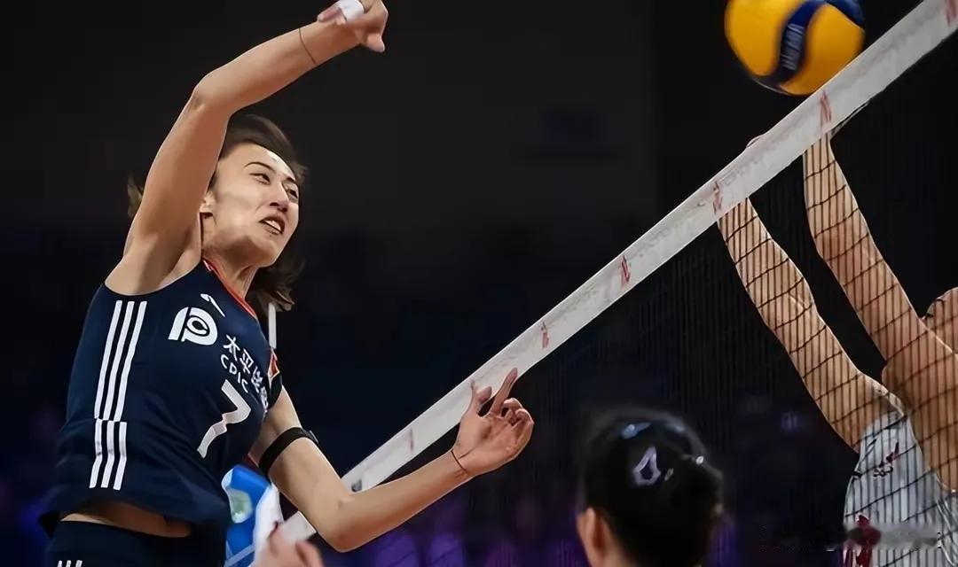 赵勇教练早点儿下手培养王媛媛，龚翔宇的接班人吧。现在在中国女排队里，比较弱的就