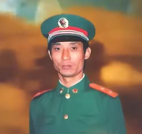1978年底，26岁的副连长刘保健回家探亲，父母催婚催得急，没法，他硬着头皮去相