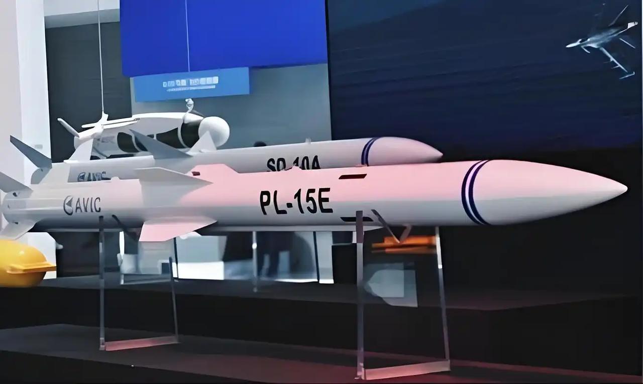 西方为啥迟迟造不出，霹雳-15这样的“远程空空导弹”？这个问题其实说白了，核心就