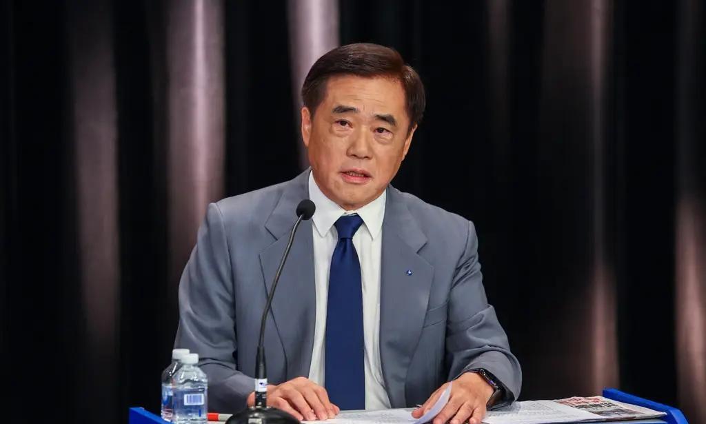 国民党主席选举将于10月18日登场，本次选举共计有前立委郑丽文、台北市前市长郝龙