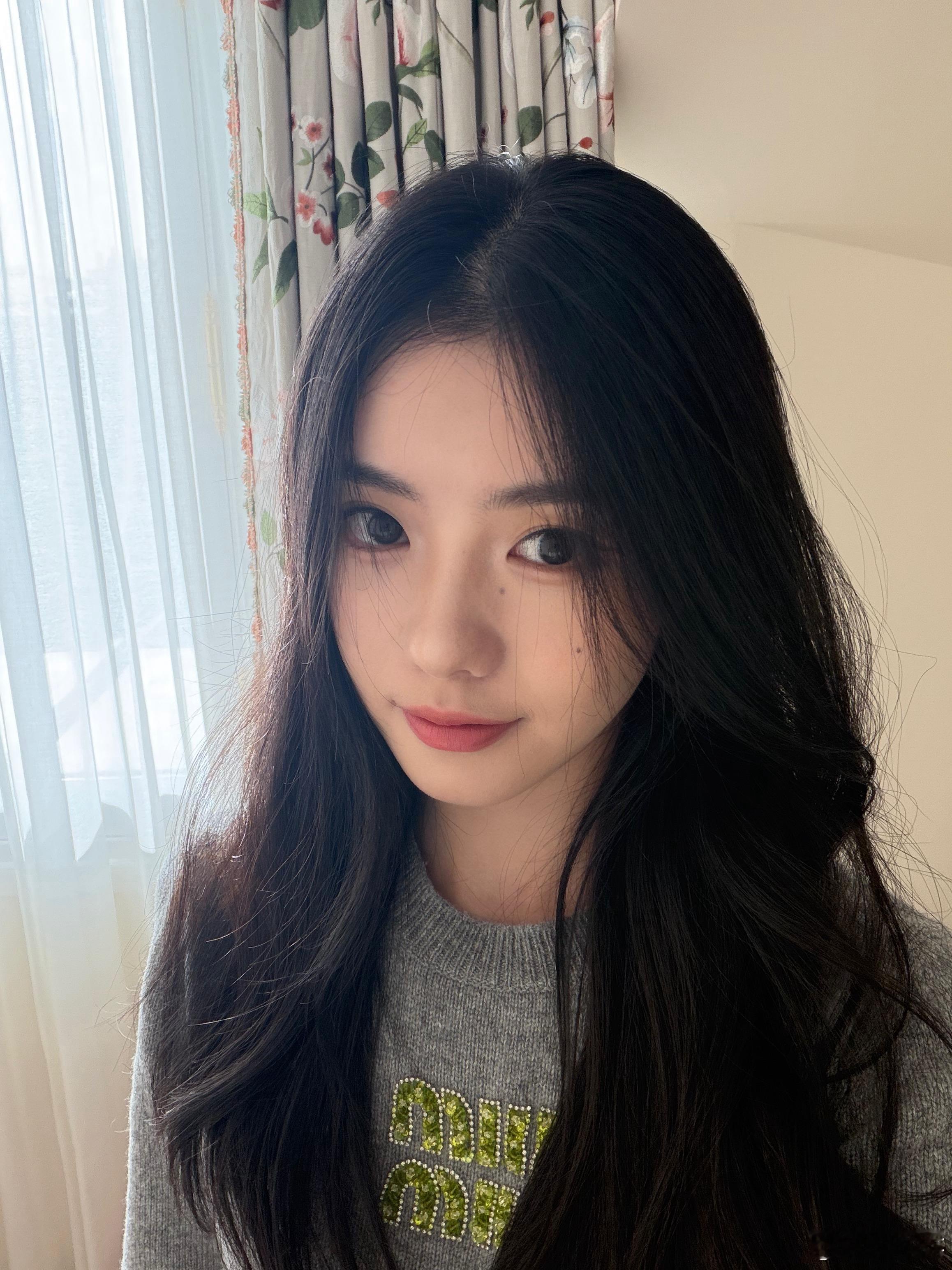 刘浩存刘浩存的怼脸照我要是长这样我做梦都会笑出声的​​​