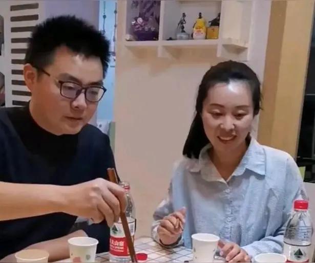 二八事件怪得很！二八事件里总有人躲在后面。小勇不露面，志姐姐也不出声。