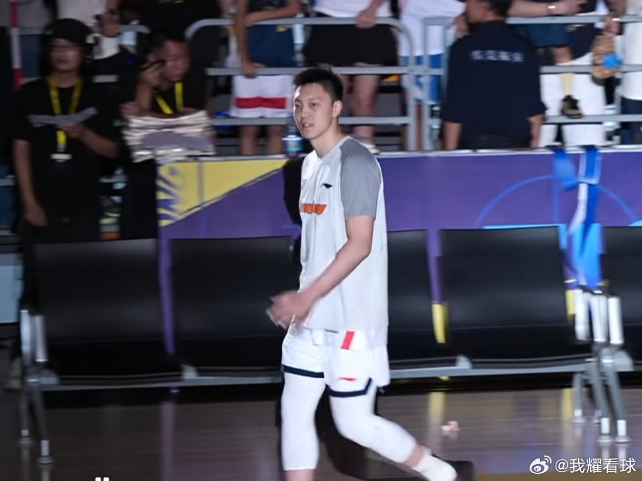 广东宏远男篮新赛季首张全家福出炉[点赞]！张皓嘉因准备补测遗憾没能参加​​​
