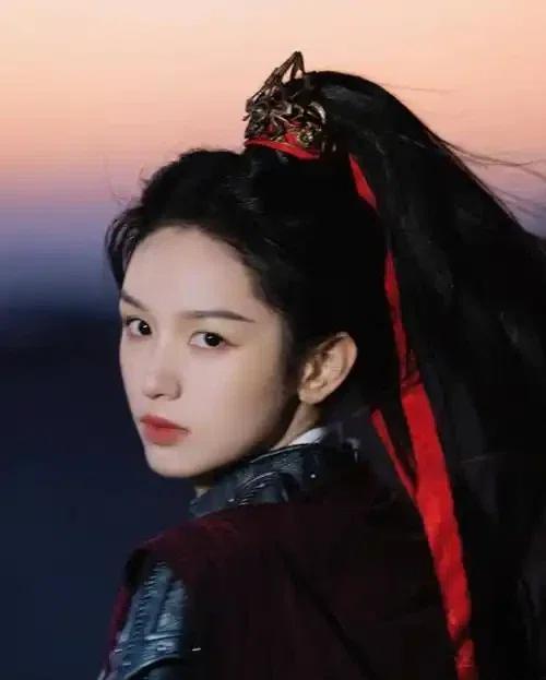 刺史李迁仕邀请太守冯宝赴宴，冯宝正准备动身，妻子冼夫人阻拦说：“李迁仕早有造反之
