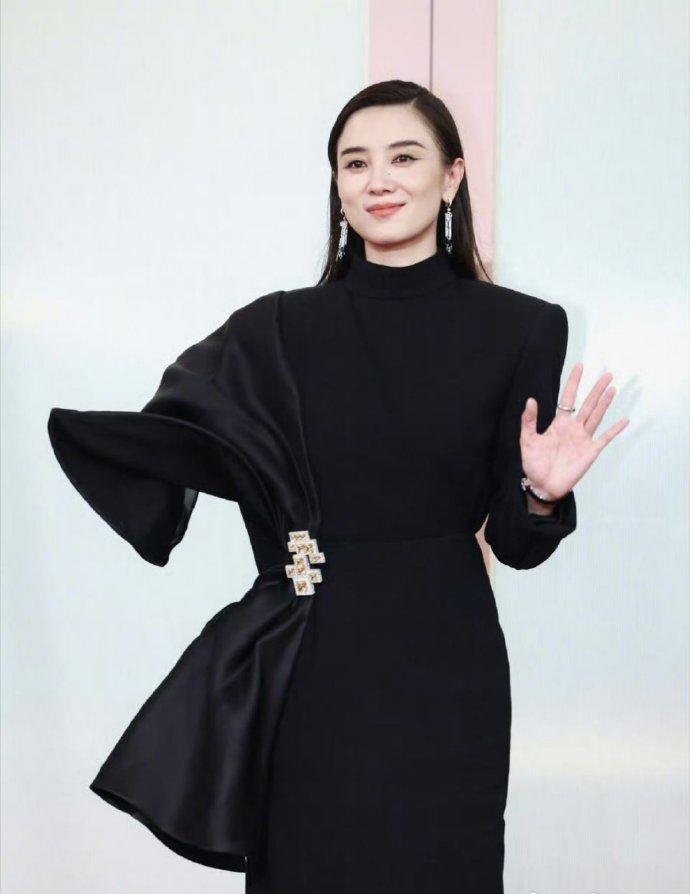 宋佳你到底有多少个好妹妹宋佳你到底还有多少宝藏！这“好妹妹”互动一个比一个